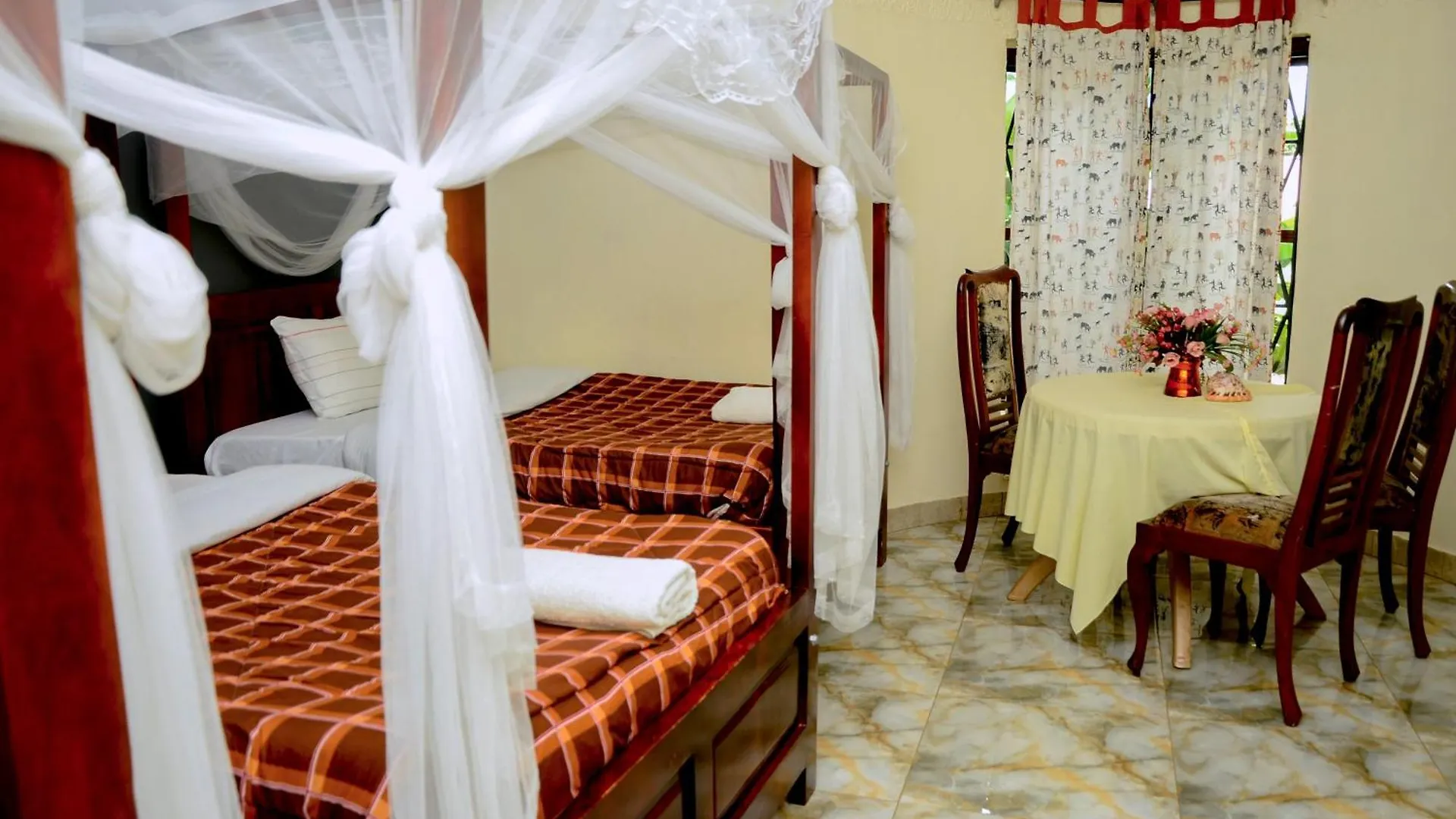 Gorilla African Guest House Entebbe