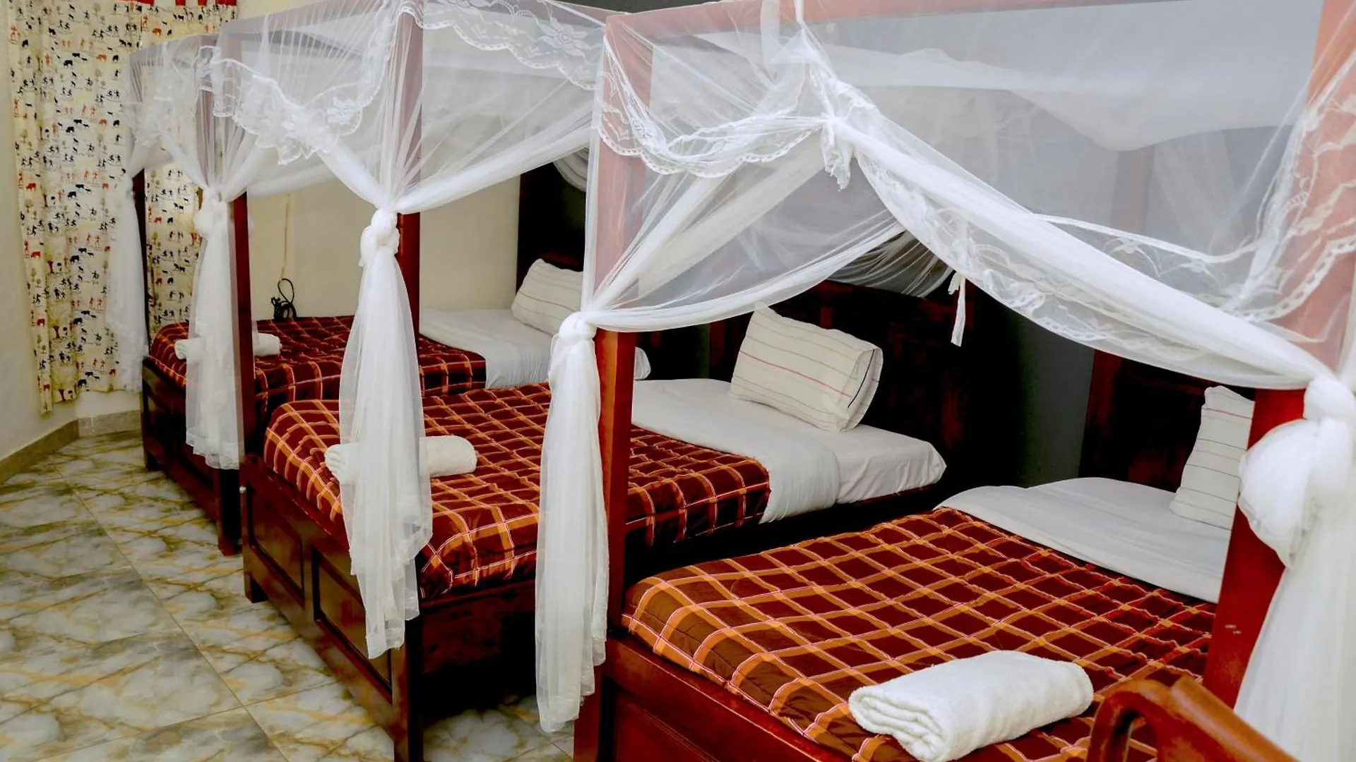 Gorilla African Guest House Entebbe