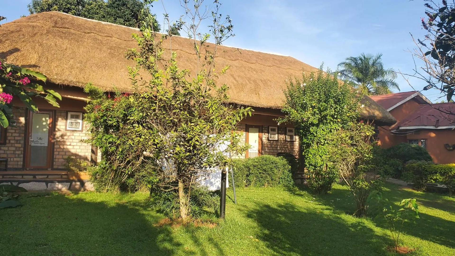 Gorilla African Guest House Entebbe