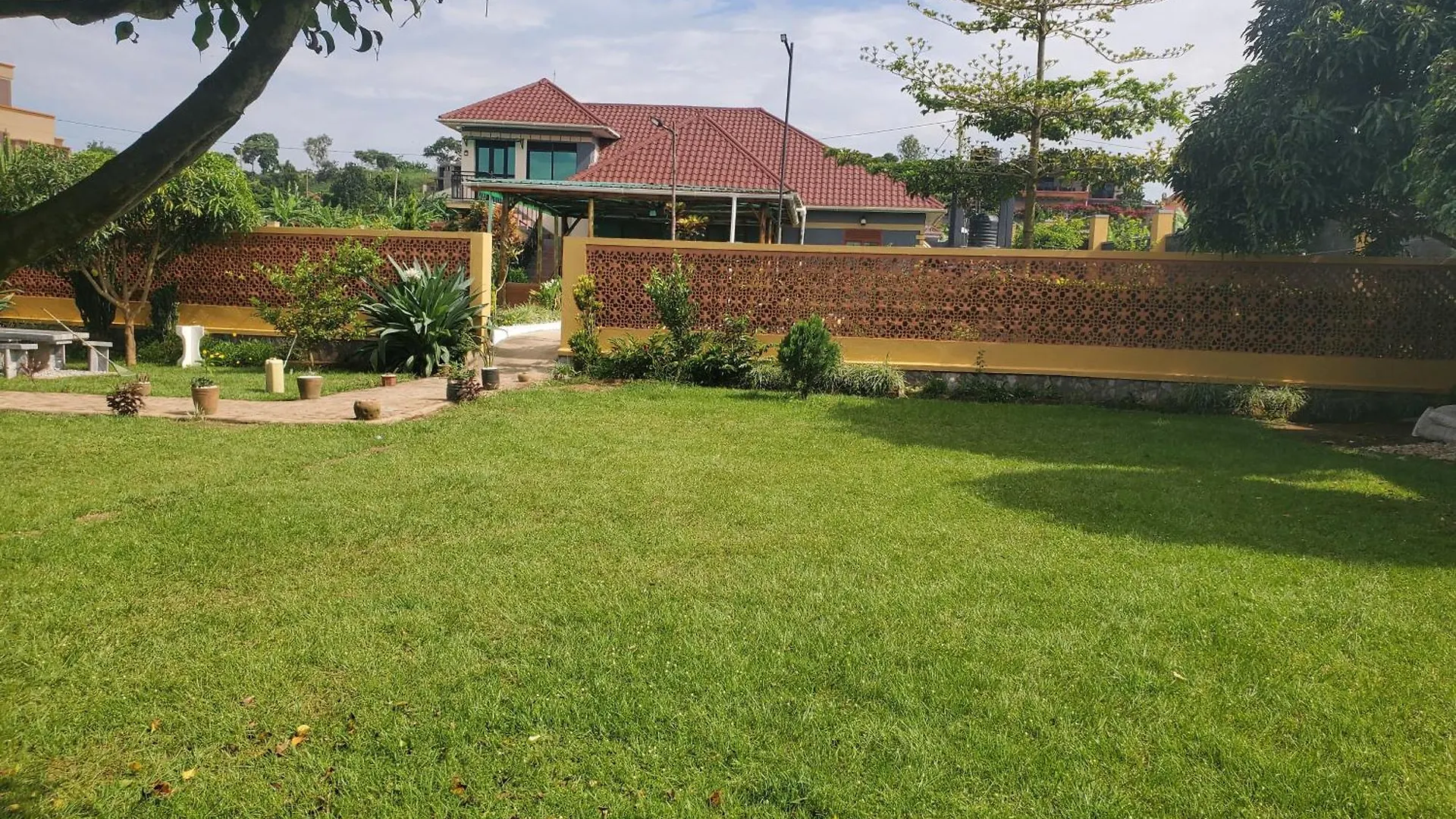 Gorilla African Guest House Entebbe Uganda
