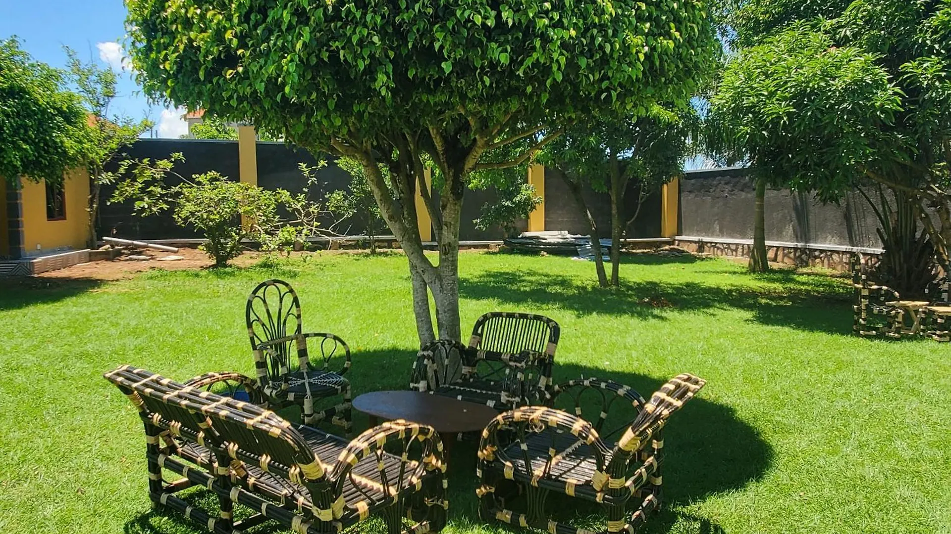 Gorilla African Guest House Entebbe