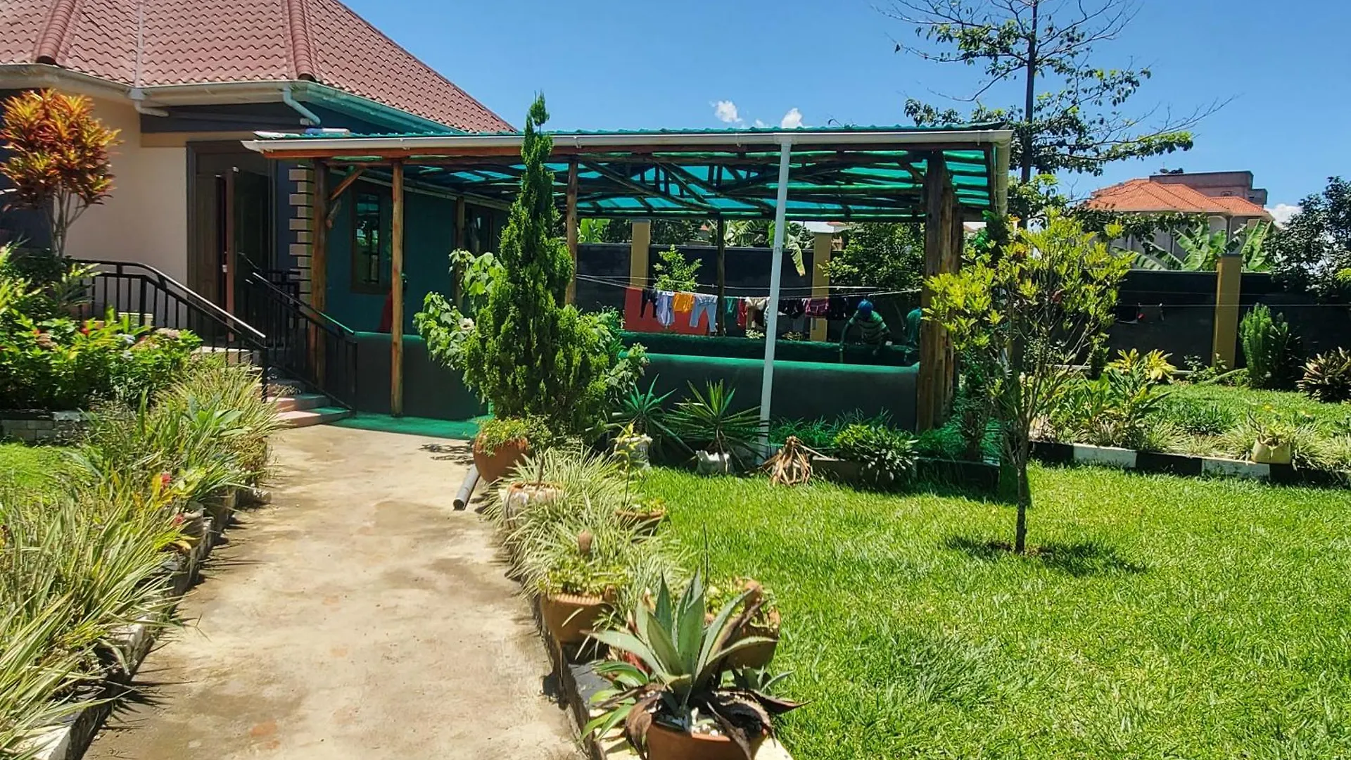 Gorilla African Guest House Entebbe