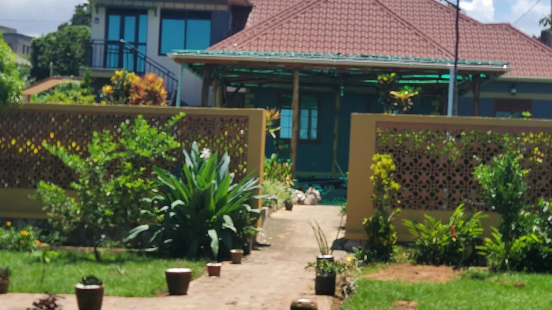 Gorilla African Guest House Entebbe