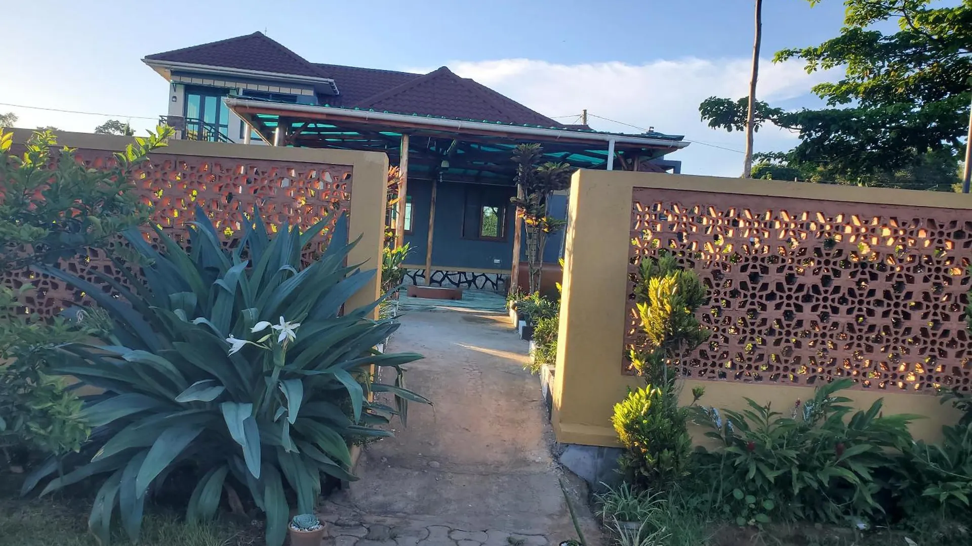Gorilla African Guest House Entebbe