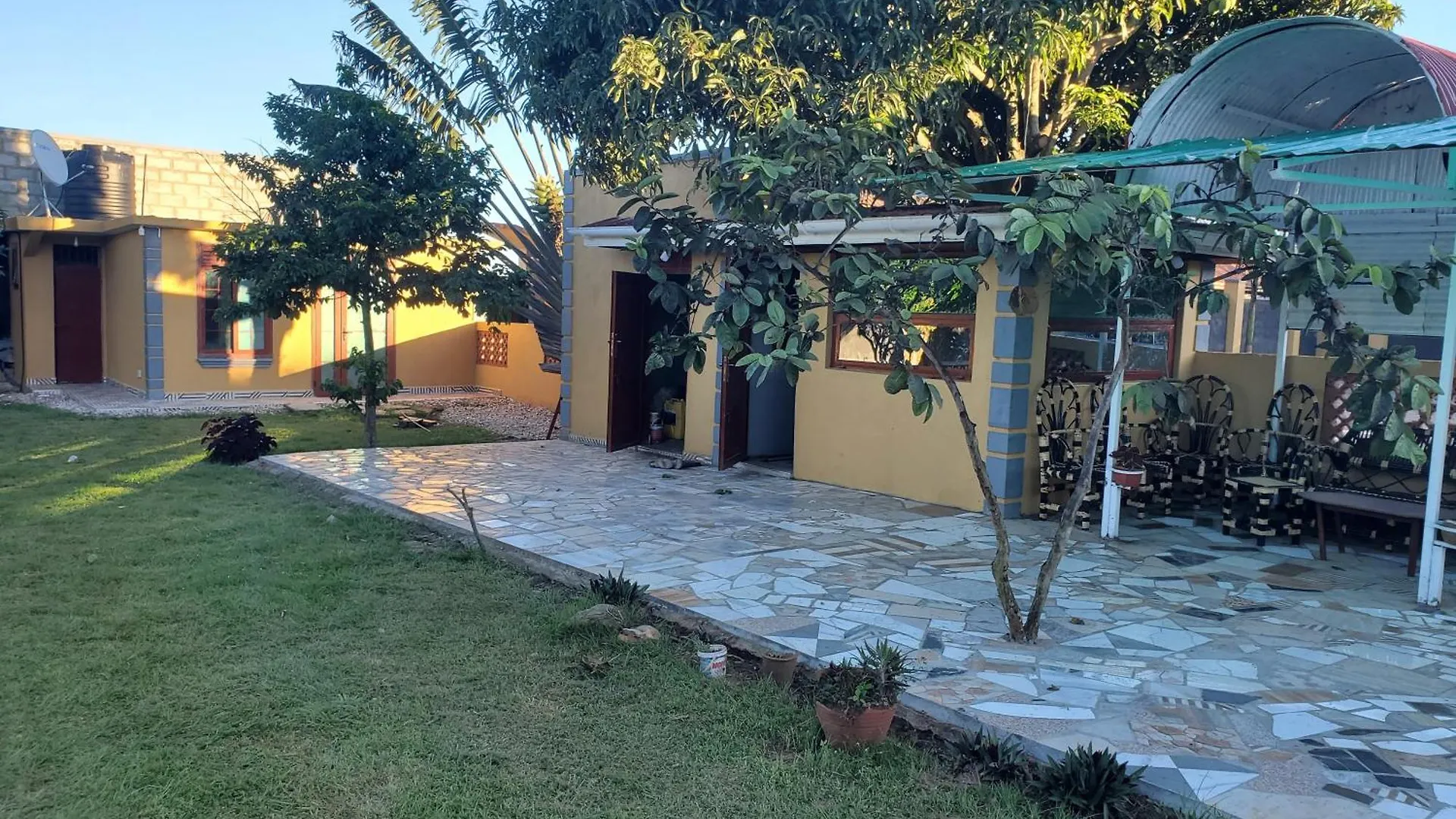 Gorilla African Guest House Entebbe