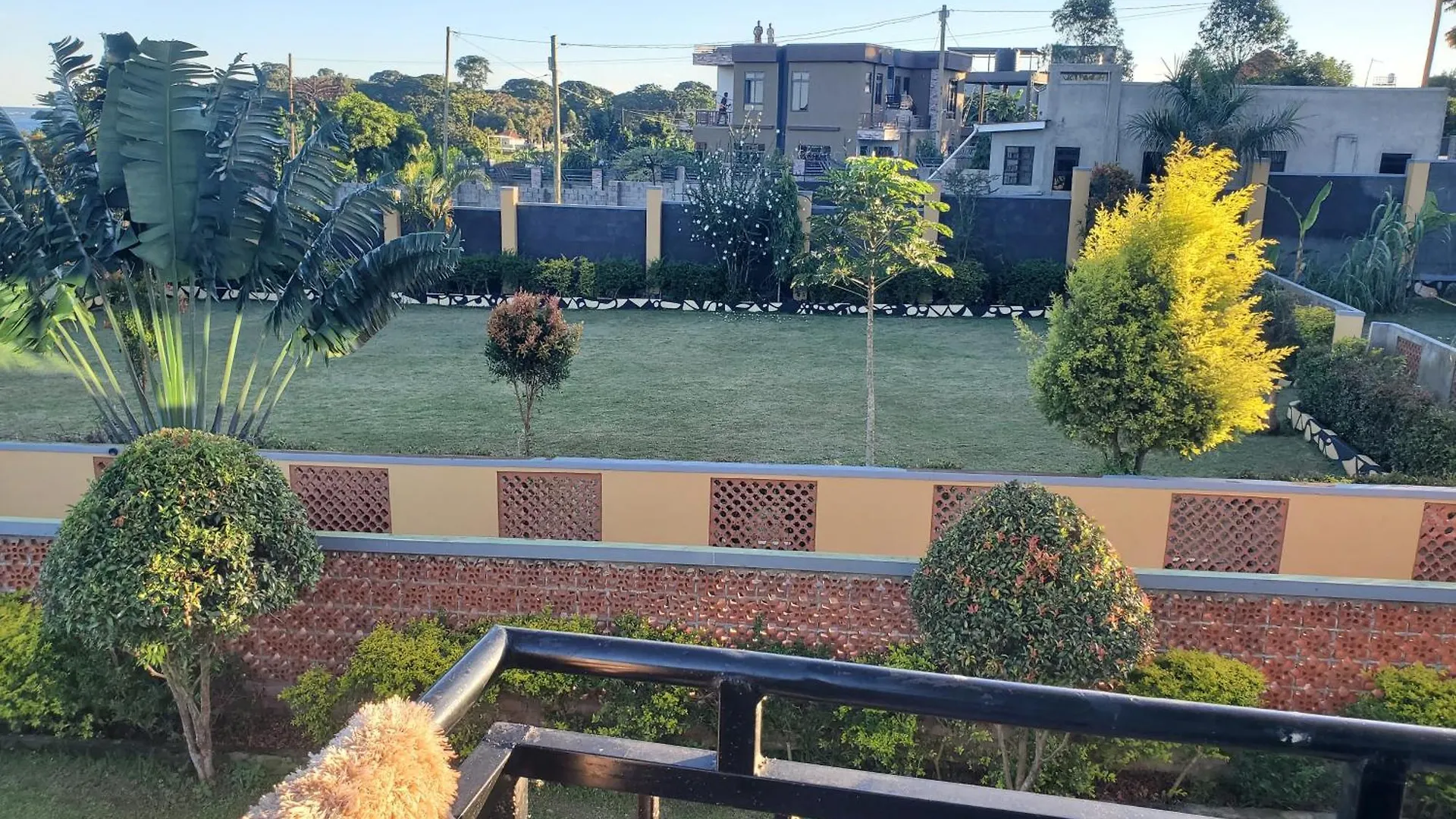 Gorilla African Guest House Entebbe 2*,
