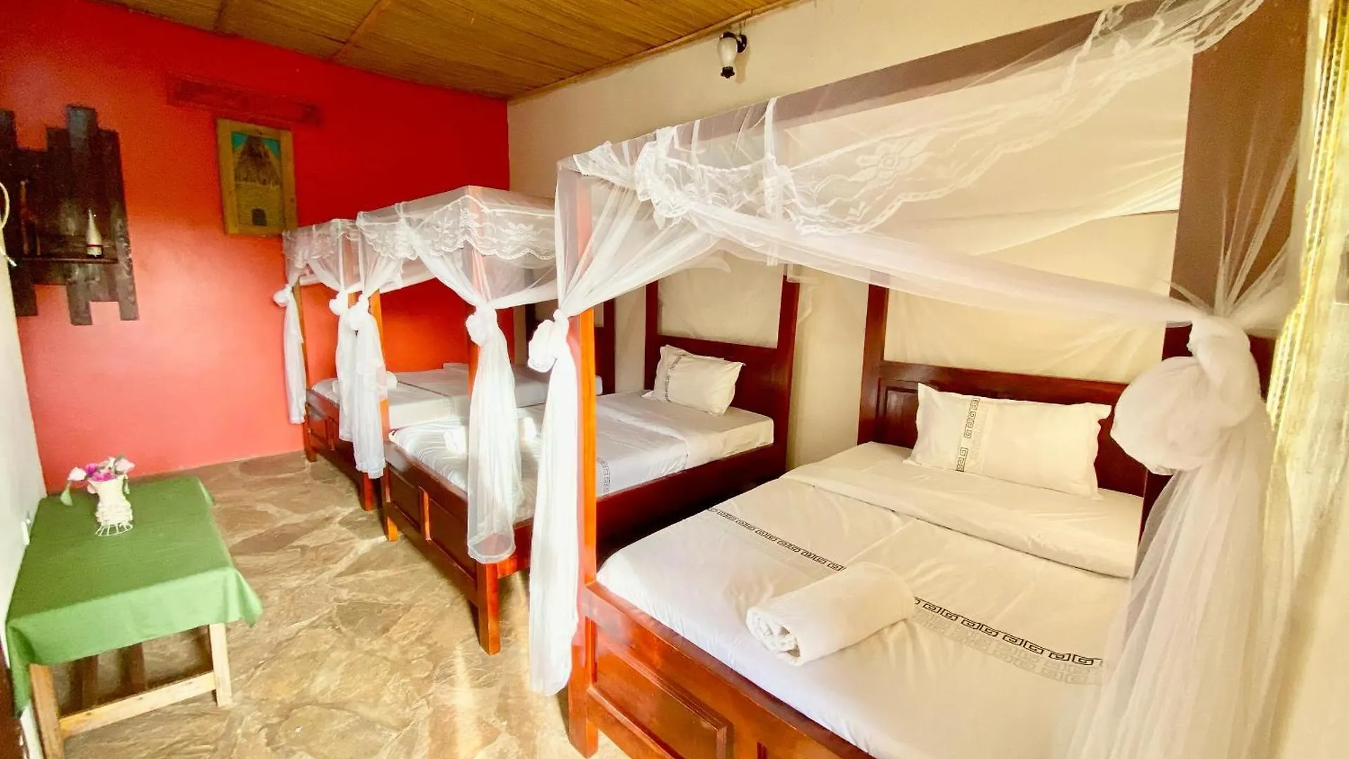 Gorilla African Guest House Entebbe