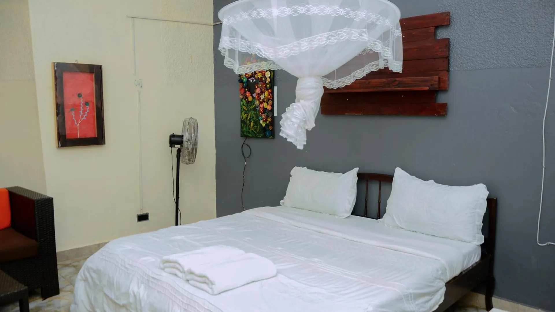 Gorilla African Guest House Entebbe