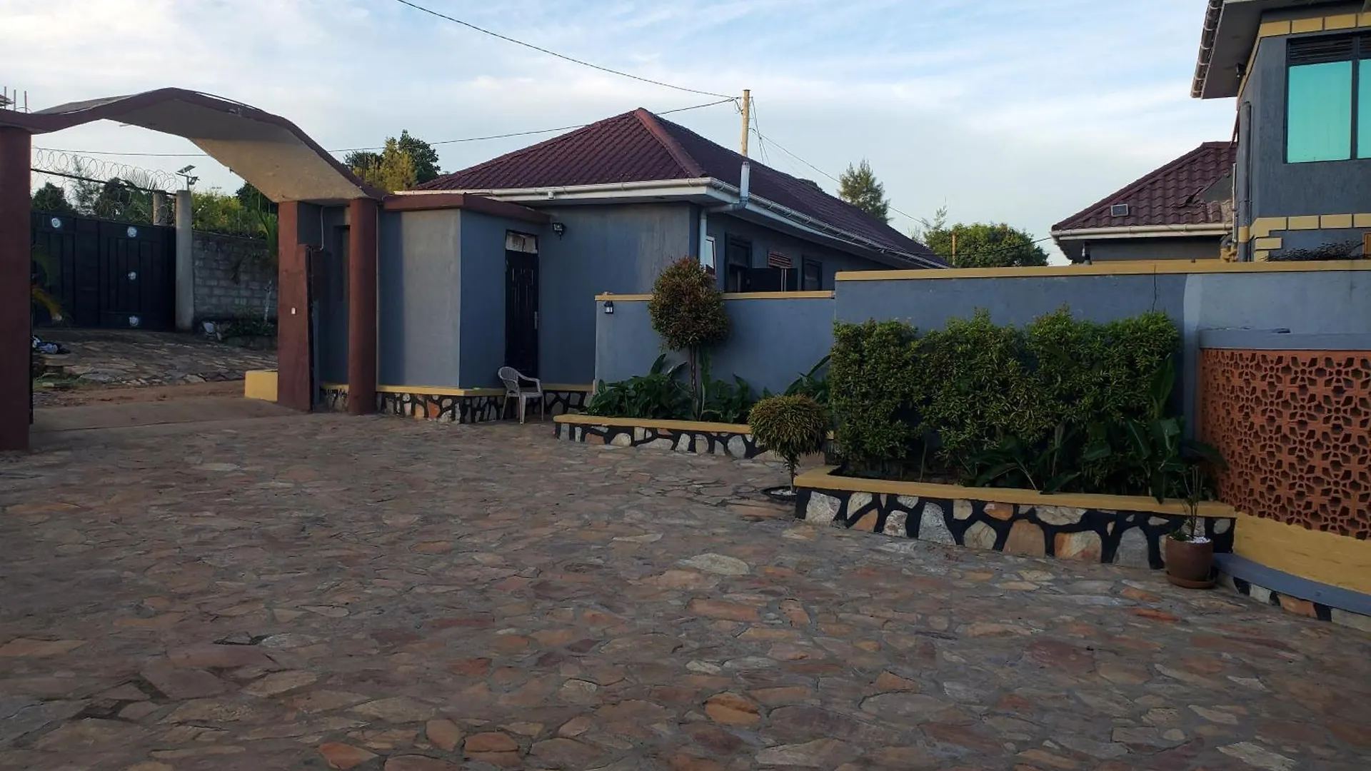 Gorilla African Guest House Entebbe