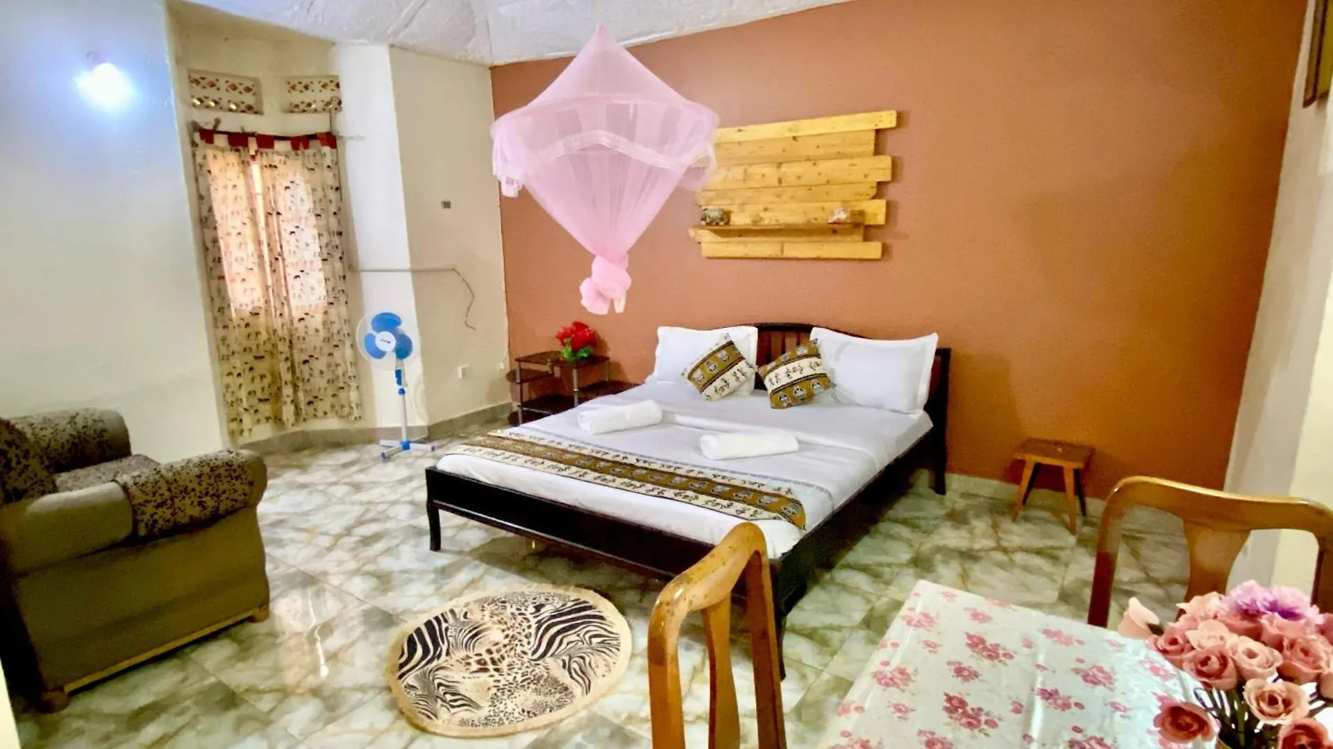Gorilla African Guest House Entebbe Uganda
