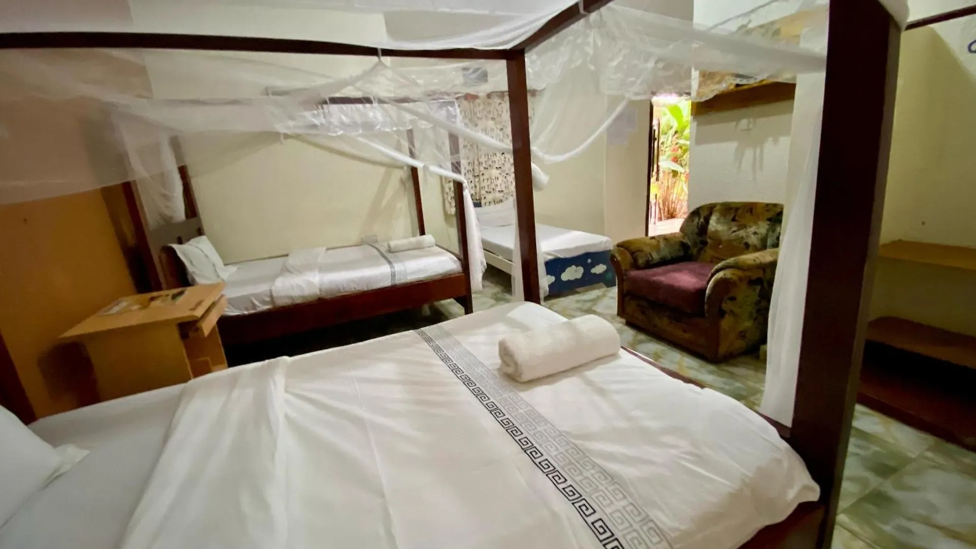 Gorilla African Guest House Entebbe 2*,  Uganda